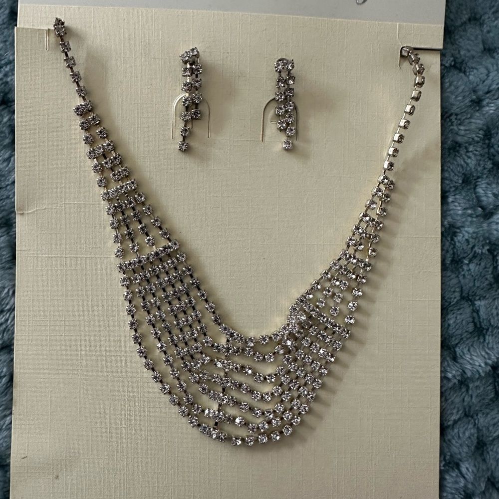 Elegant Silver Necklace and Earring Set